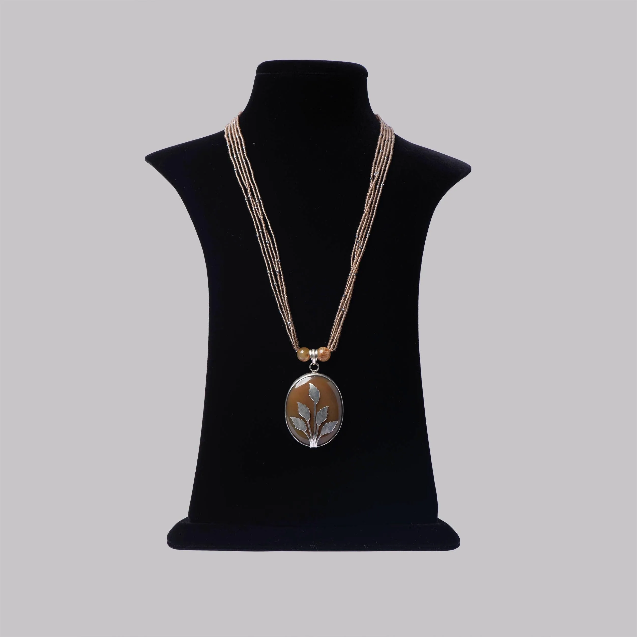 Silver Pendant in Onyx With Smoky Eye Beads Necklace