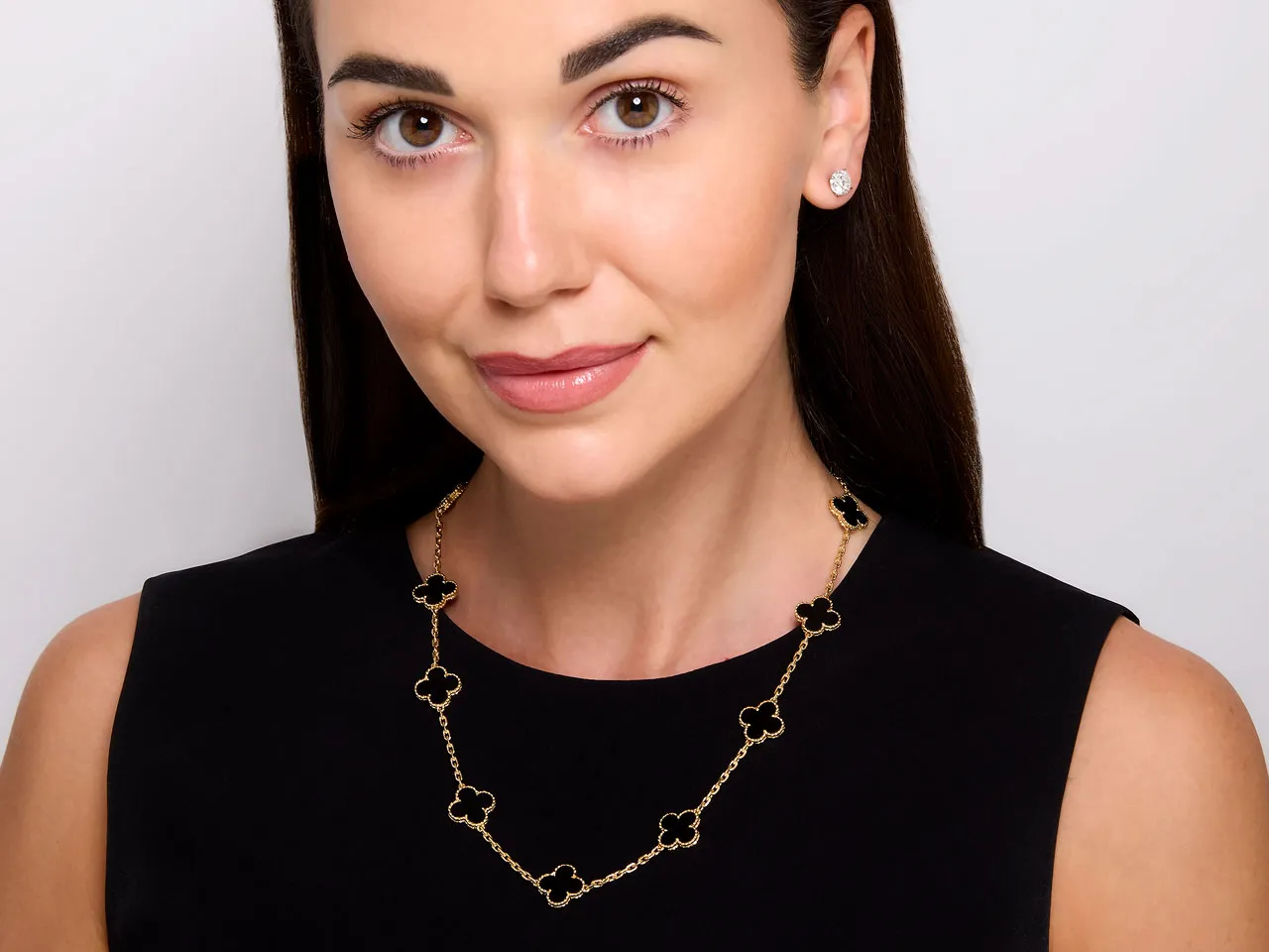 Van Cleef & Arpels 'Vintage Alhambra' Onyx Necklace, 12 Motifs, in 18K Gold